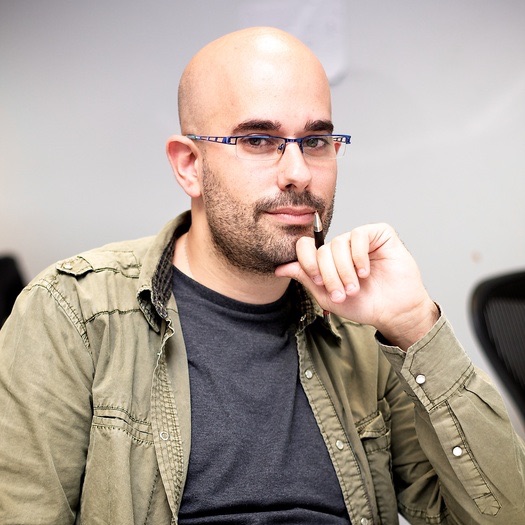 Carlos main image